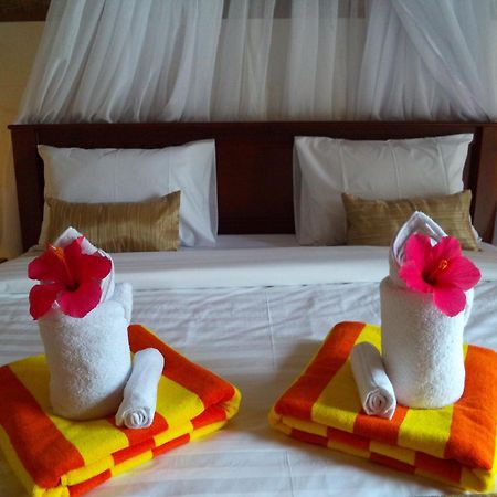 G Two Cottages Gili Air Bagian luar foto